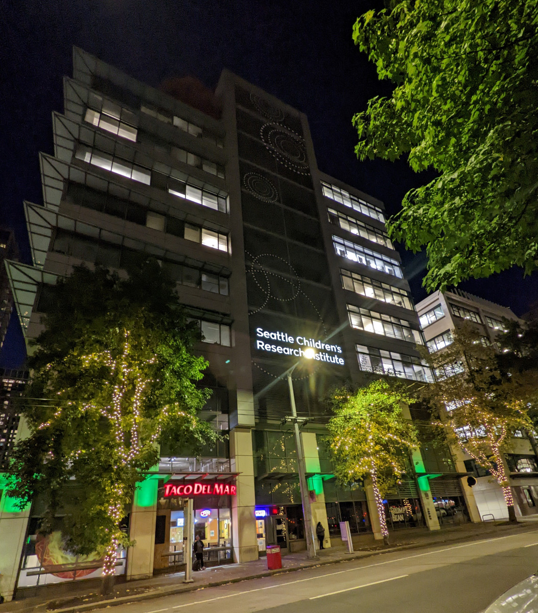 Seattle Children’s Research Institute (Jack R. MacDonald building) illuminated in green in honor of National Injury Prevention Day.
